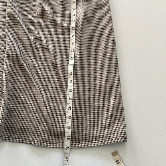 LC Lauren Conrad Cold-Shoulder Ruffle Knit Shift Dress Short Sleeve Scoop Neck - Picture 14 of 15